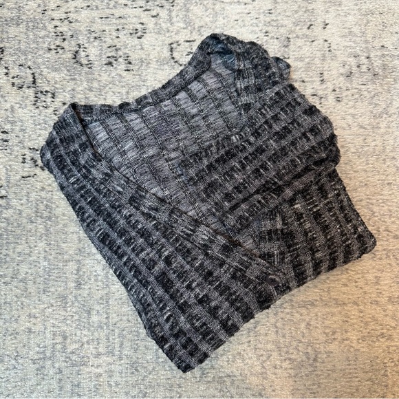 American Eagle Cardigan - Picture 4 of 5